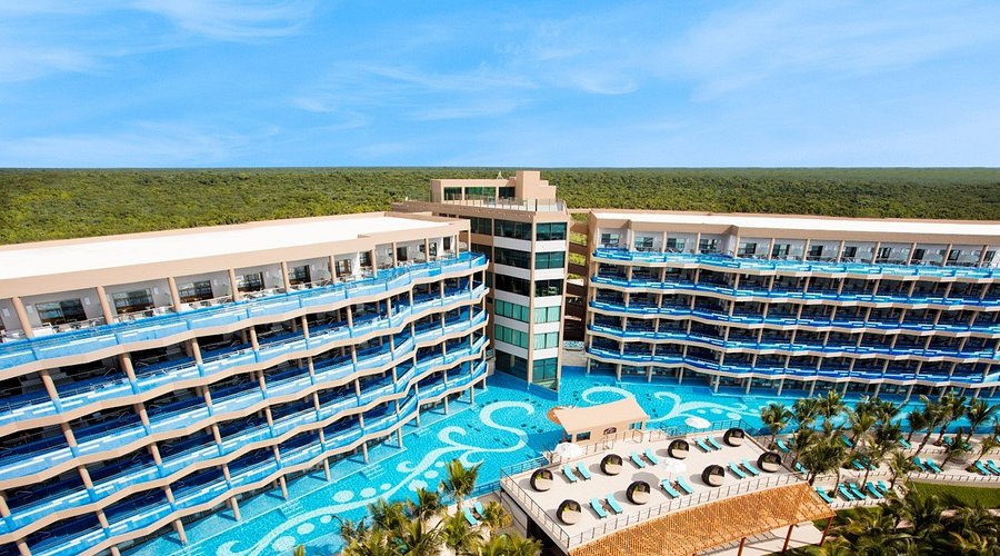 El Dorado Seaside Suites adults-only Gourmet Inclusive resort with oceanfront suites, infinity pools, and romantic setting on the Riviera Maya.